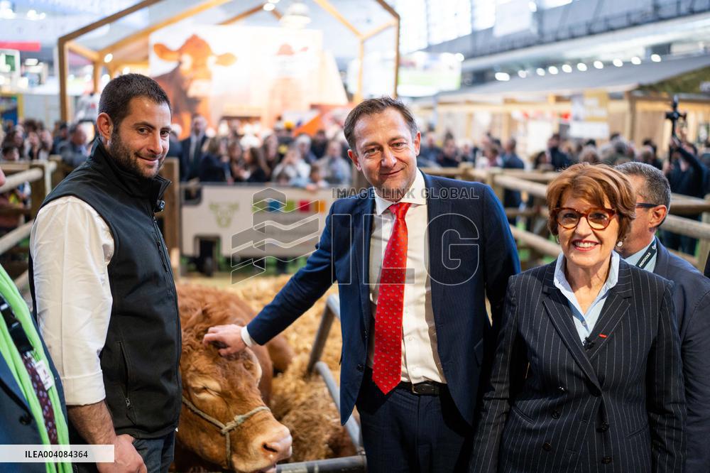 Christophe Hansen visits the Agricultural Show with the French Minister of Agriculture - Paris AJ