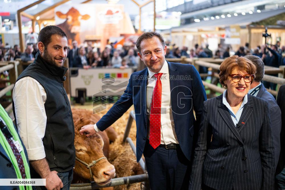 Christophe Hansen visits the Agricultural Show with the French Minister of Agriculture - Paris AJ