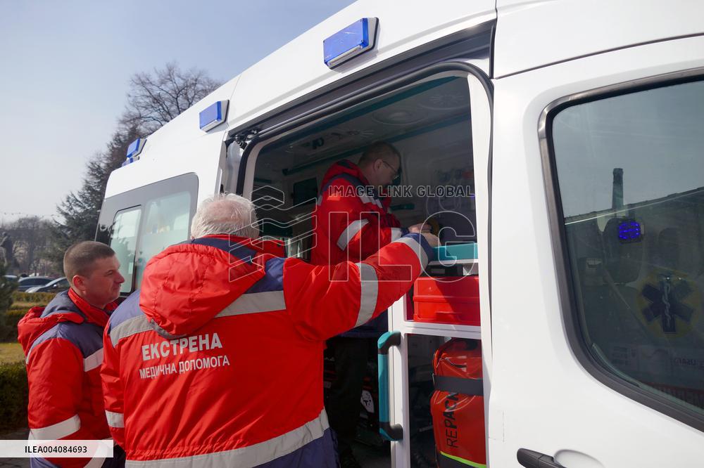 Zakarpattia receives new ambulances for emergency medical care