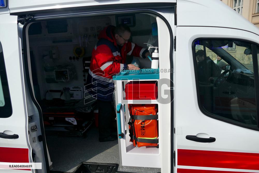 Zakarpattia receives new ambulances for emergency medical care