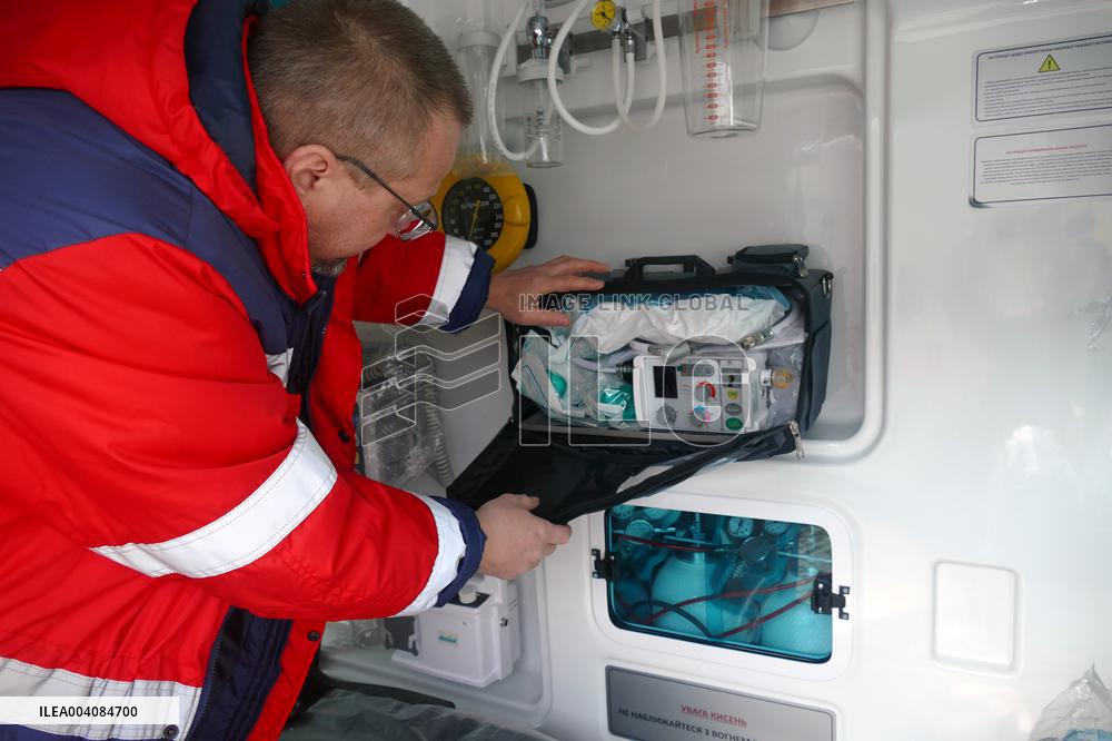 Zakarpattia receives new ambulances for emergency medical care