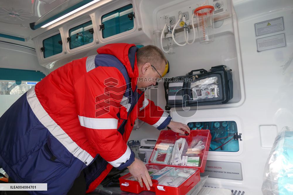 Zakarpattia receives new ambulances for emergency medical care