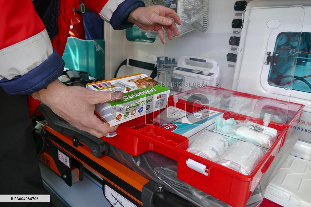 Zakarpattia receives new ambulances for emergency medical care