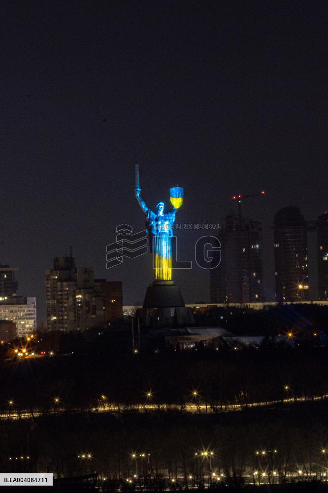Motherland Monument shines in Ukraine's national colours