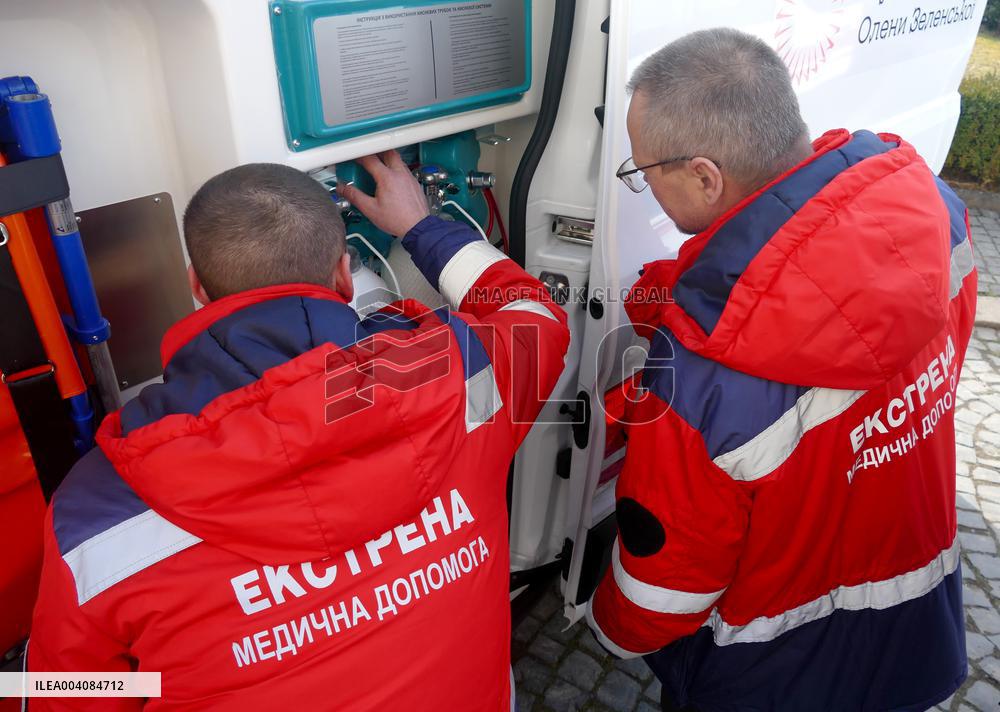 Zakarpattia receives new ambulances for emergency medical care