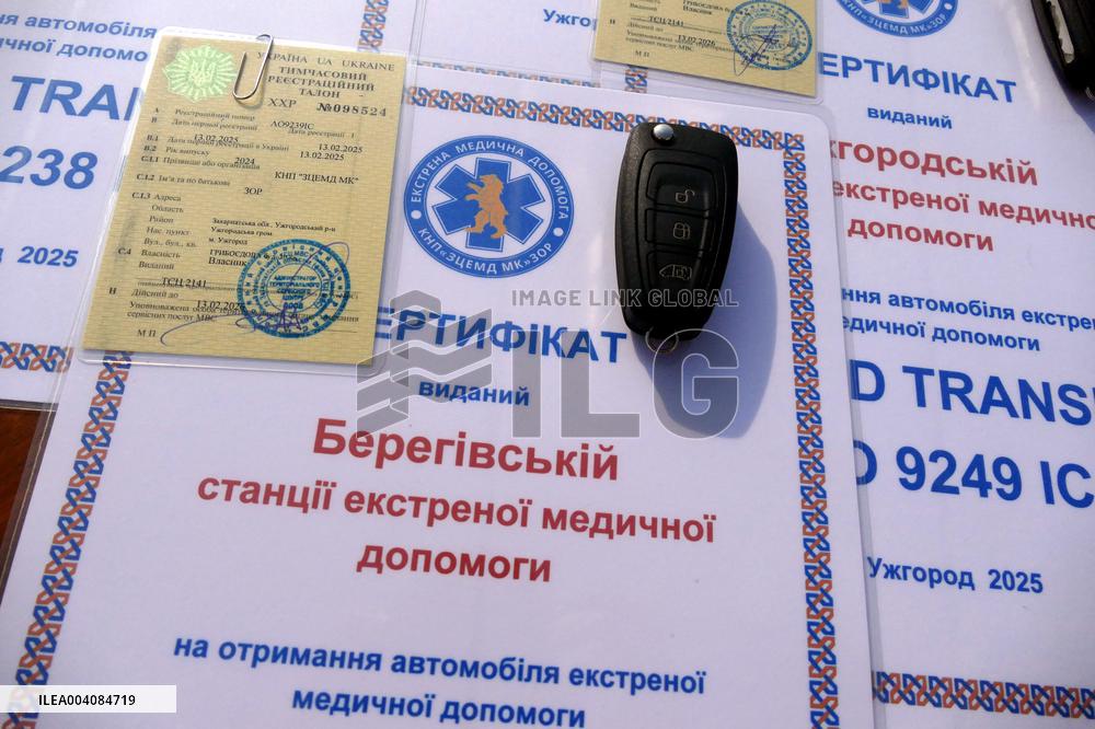 Zakarpattia receives new ambulances for emergency medical care