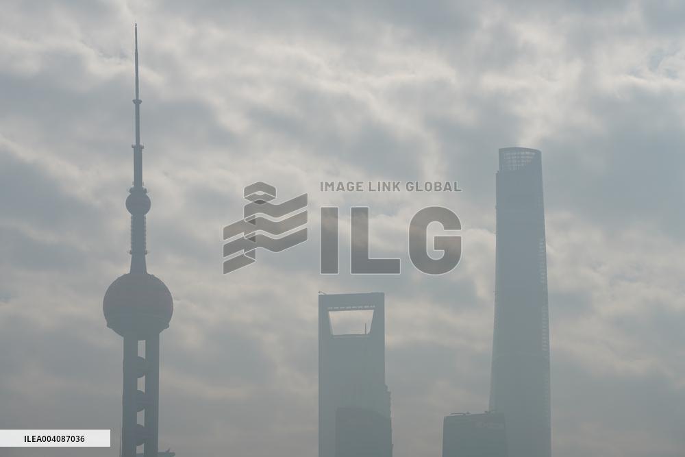 Heavy Fog Hit Shanghai