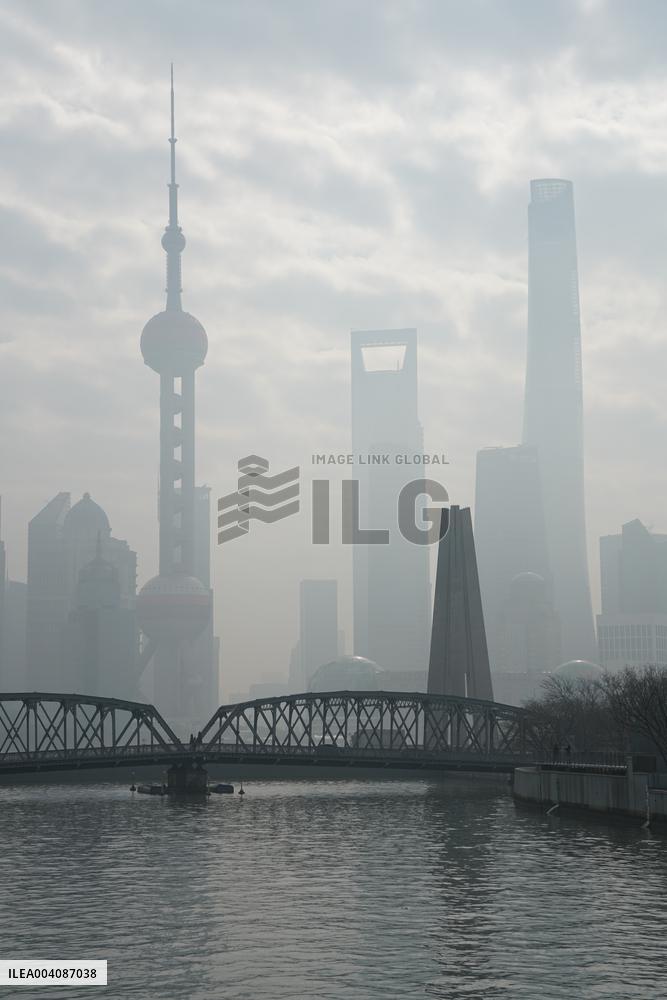 Heavy Fog Hit Shanghai