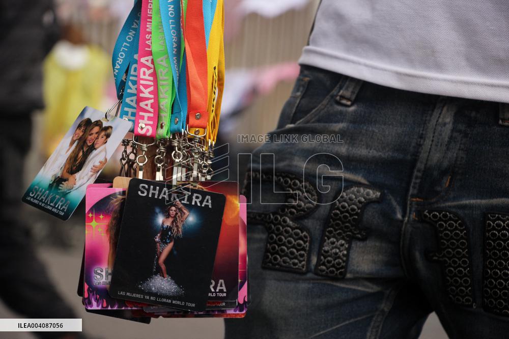 Shakira Fans Prior to Concert