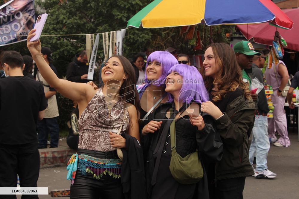 Shakira Fans Prior to Concert