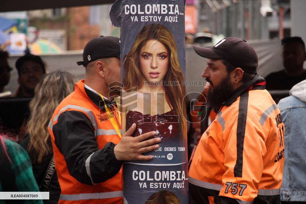 Shakira Fans Prior to Concert