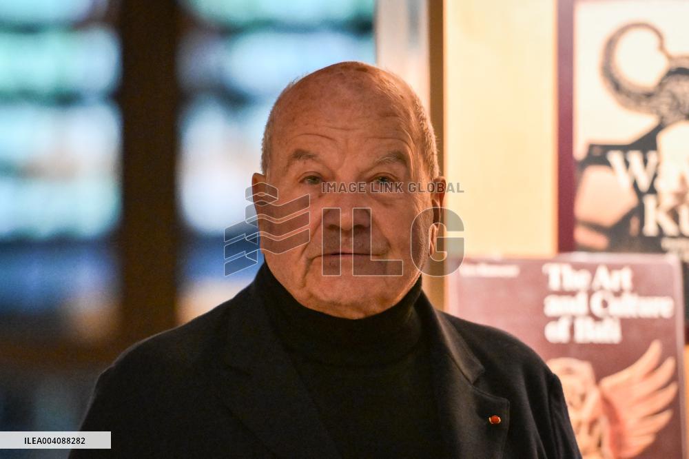 Sponsorship agreement between Marc Ladreit de Lacharriere and Quai Branly museum in Paris - FA