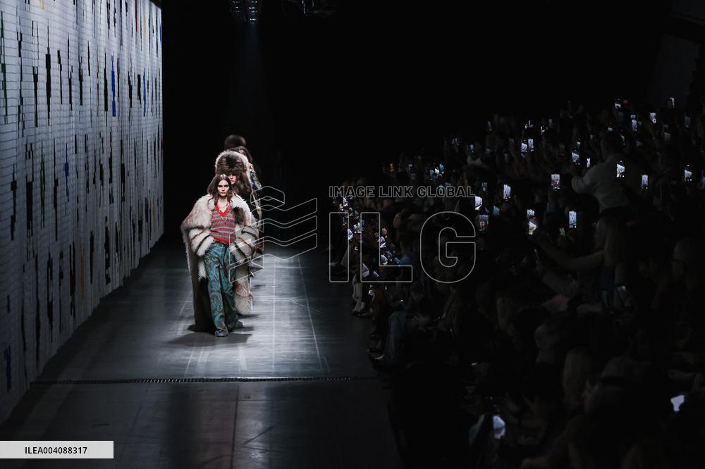 MFW - Etro Runway