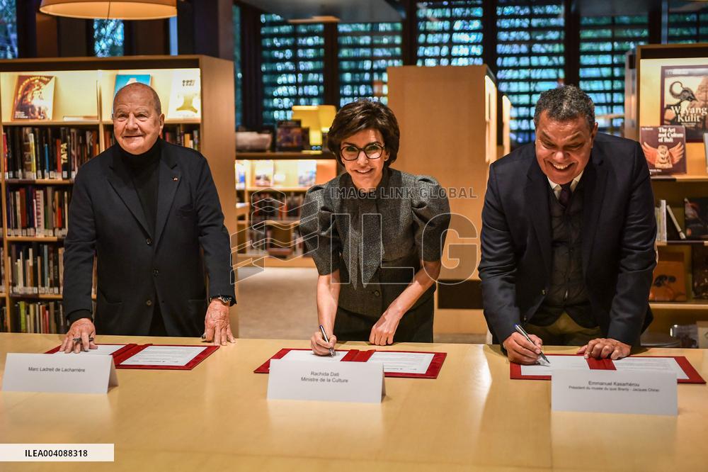 Sponsorship agreement between Marc Ladreit de Lacharriere and Quai Branly museum in Paris - FA