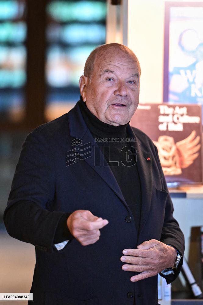 Sponsorship agreement between Marc Ladreit de Lacharriere and Quai Branly museum in Paris - FA