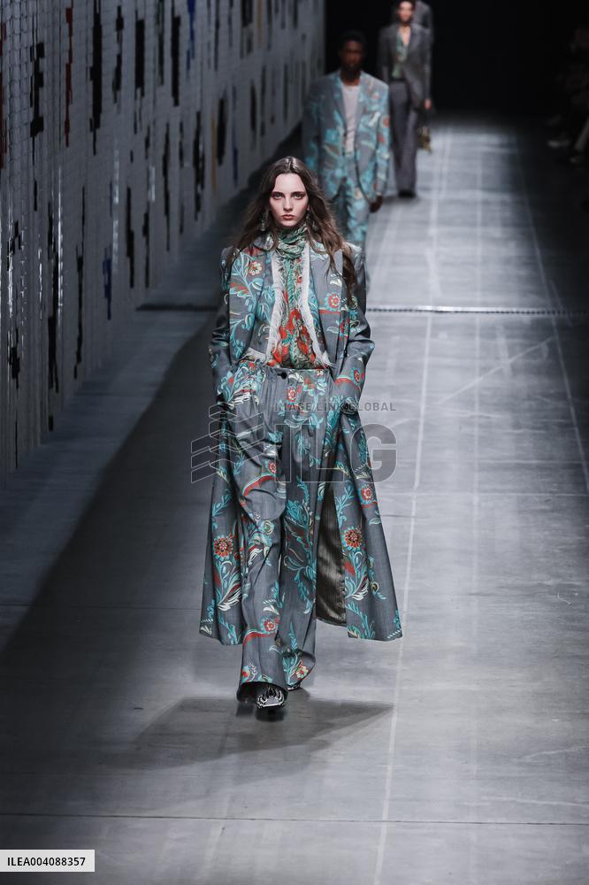 MFW - Etro Runway