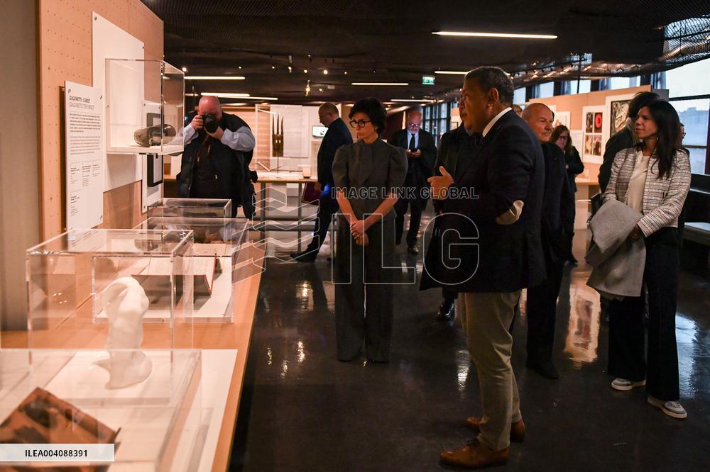 Sponsorship agreement between Marc Ladreit de Lacharriere and Quai Branly museum in Paris - FA