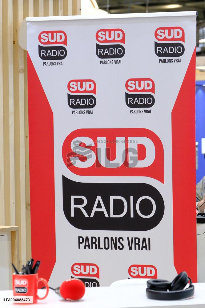 Marion Marechal Visit The Agricultural Fair - Paris