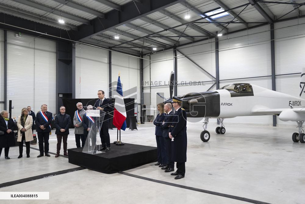 Sebastien Lecornu Visits Aerospace Company Turgis Et Gaillard - Blois
