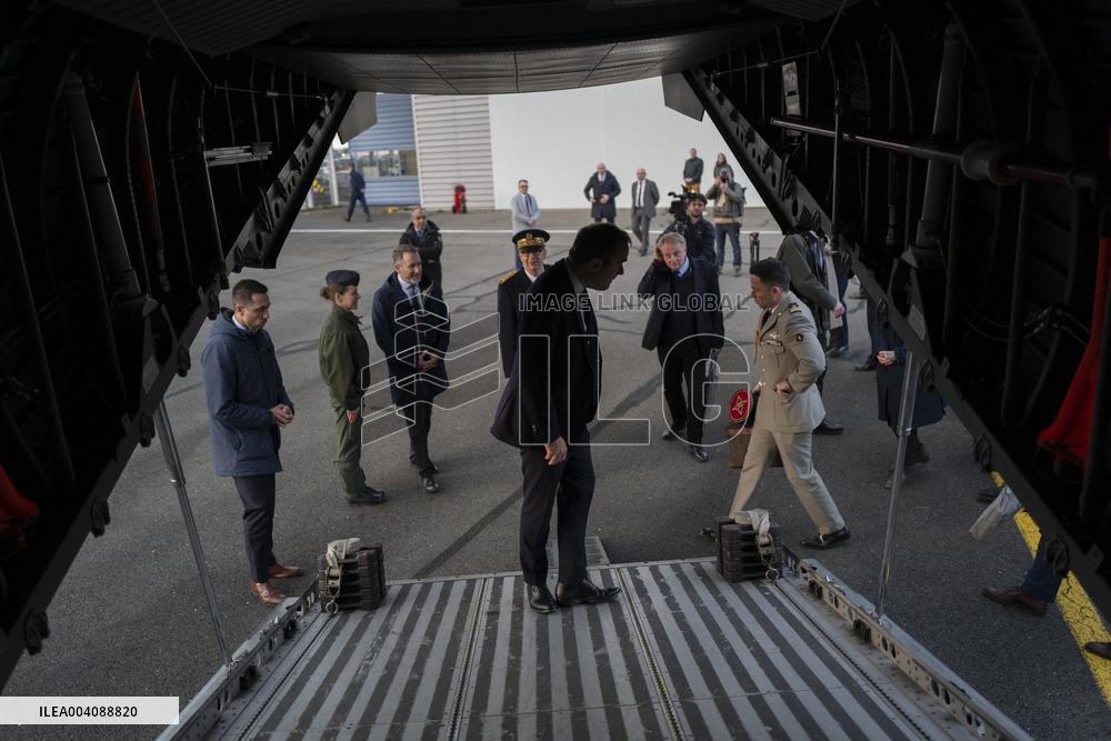 Sebastien Lecornu Visits Aerospace Company Turgis Et Gaillard - Blois