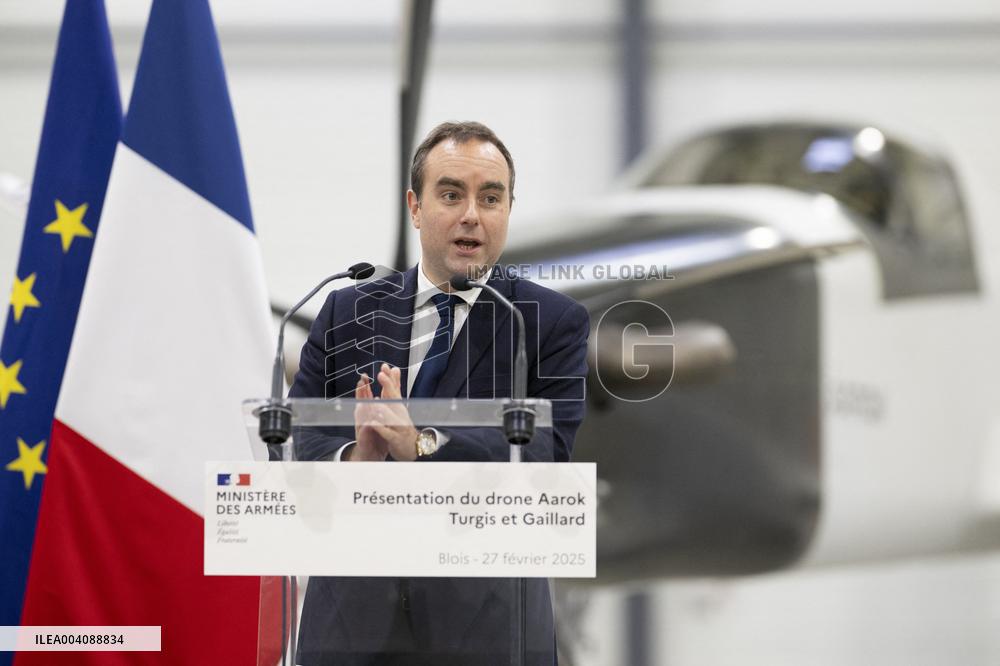 Sebastien Lecornu Visits Aerospace Company Turgis Et Gaillard - Blois