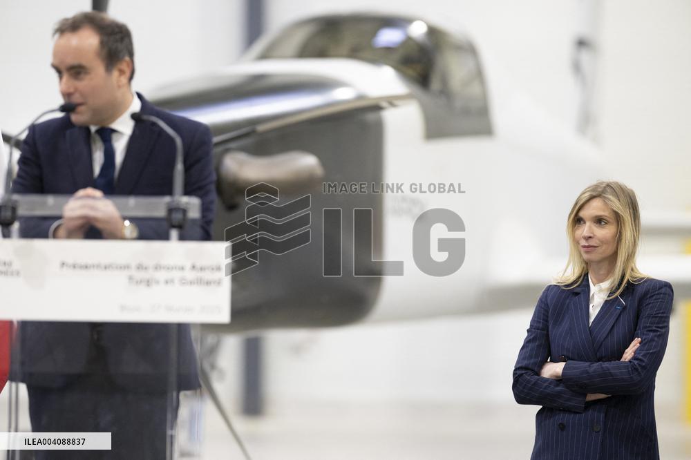 Sebastien Lecornu Visits Aerospace Company Turgis Et Gaillard - Blois