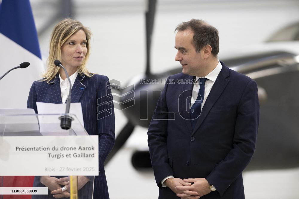 Sebastien Lecornu Visits Aerospace Company Turgis Et Gaillard - Blois