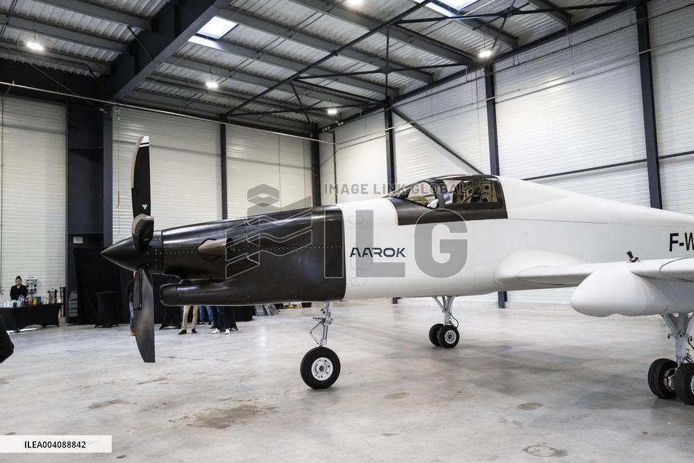 Sebastien Lecornu Visits Aerospace Company Turgis Et Gaillard - Blois