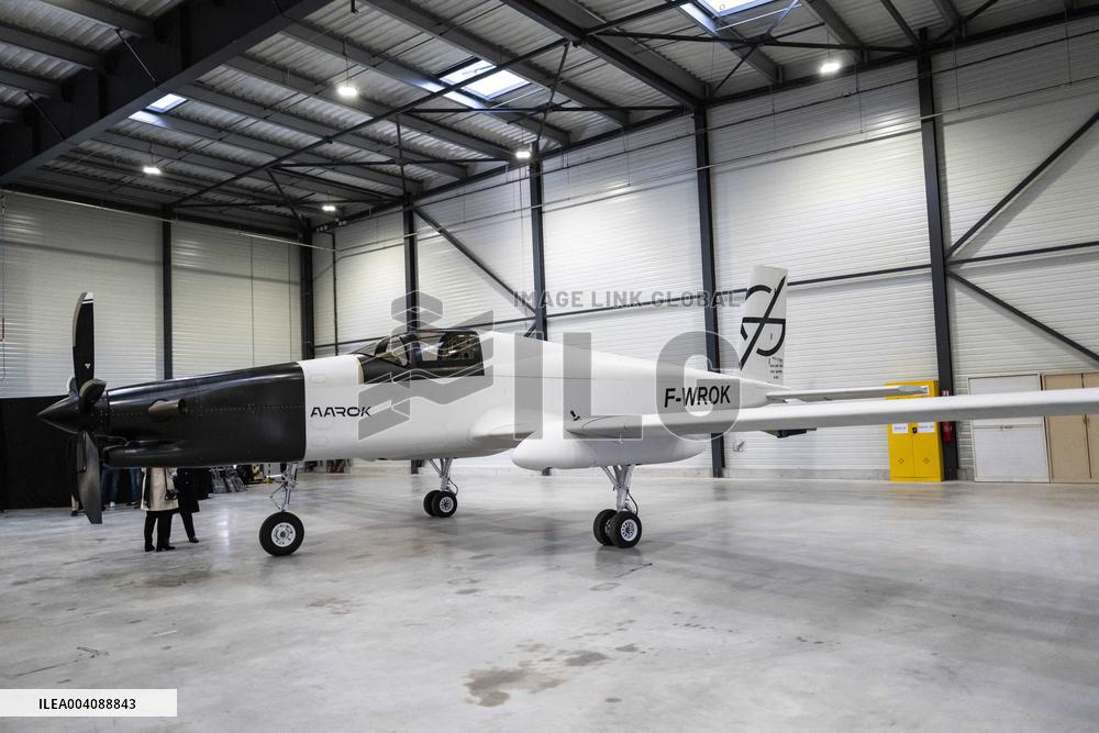 Sebastien Lecornu Visits Aerospace Company Turgis Et Gaillard - Blois