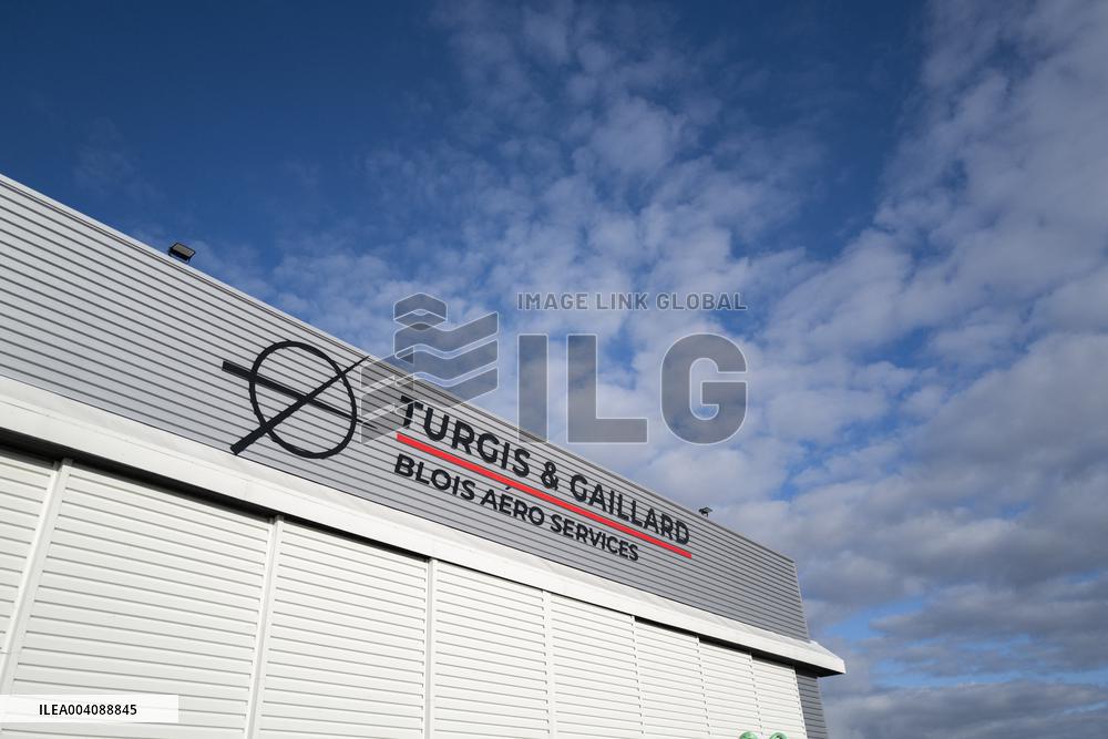 Sebastien Lecornu Visits Aerospace Company Turgis Et Gaillard - Blois