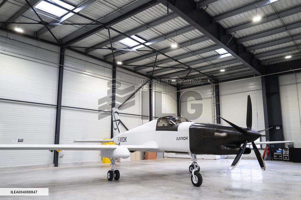 Sebastien Lecornu Visits Aerospace Company Turgis Et Gaillard - Blois