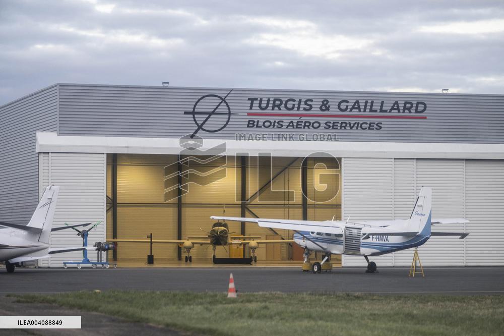 Sebastien Lecornu Visits Aerospace Company Turgis Et Gaillard - Blois