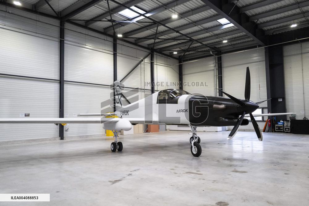 Sebastien Lecornu Visits Aerospace Company Turgis Et Gaillard - Blois