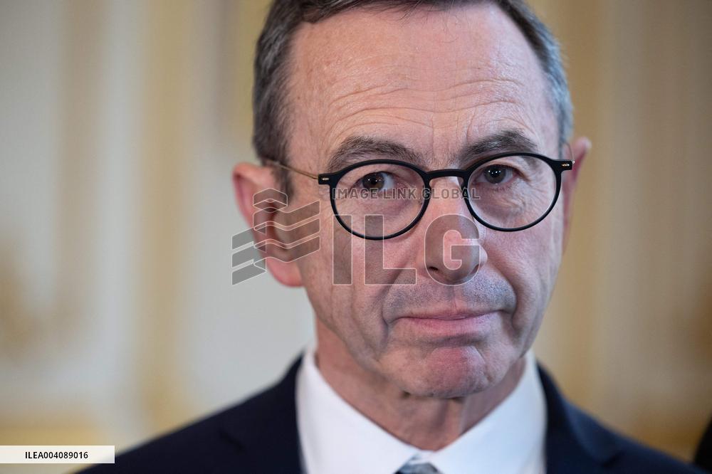 Bruno Retailleau and Matteo Piantedosi sign an arrangement on the operational research unit URO - Paris RL