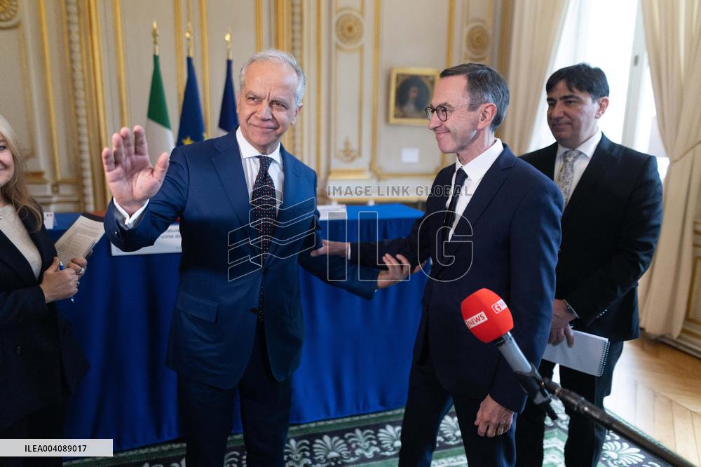 Bruno Retailleau and Matteo Piantedosi sign an arrangement on the operational research unit URO - Paris RL