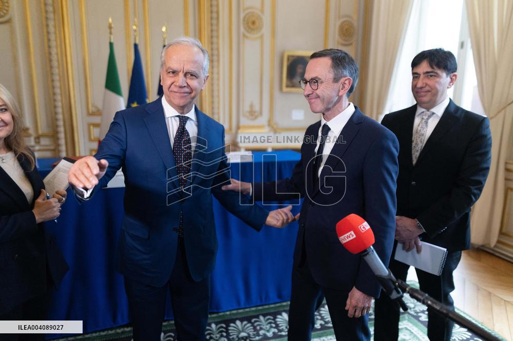 Bruno Retailleau and Matteo Piantedosi sign an arrangement on the operational research unit URO - Paris RL