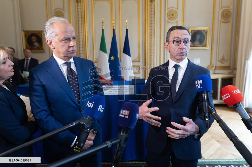 Bruno Retailleau and Matteo Piantedosi sign an arrangement on the operational research unit URO - Paris RL