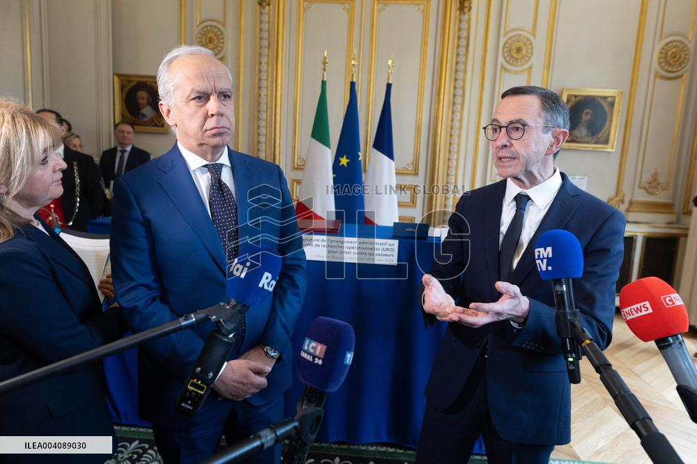 Bruno Retailleau and Matteo Piantedosi sign an arrangement on the operational research unit URO - Paris RL