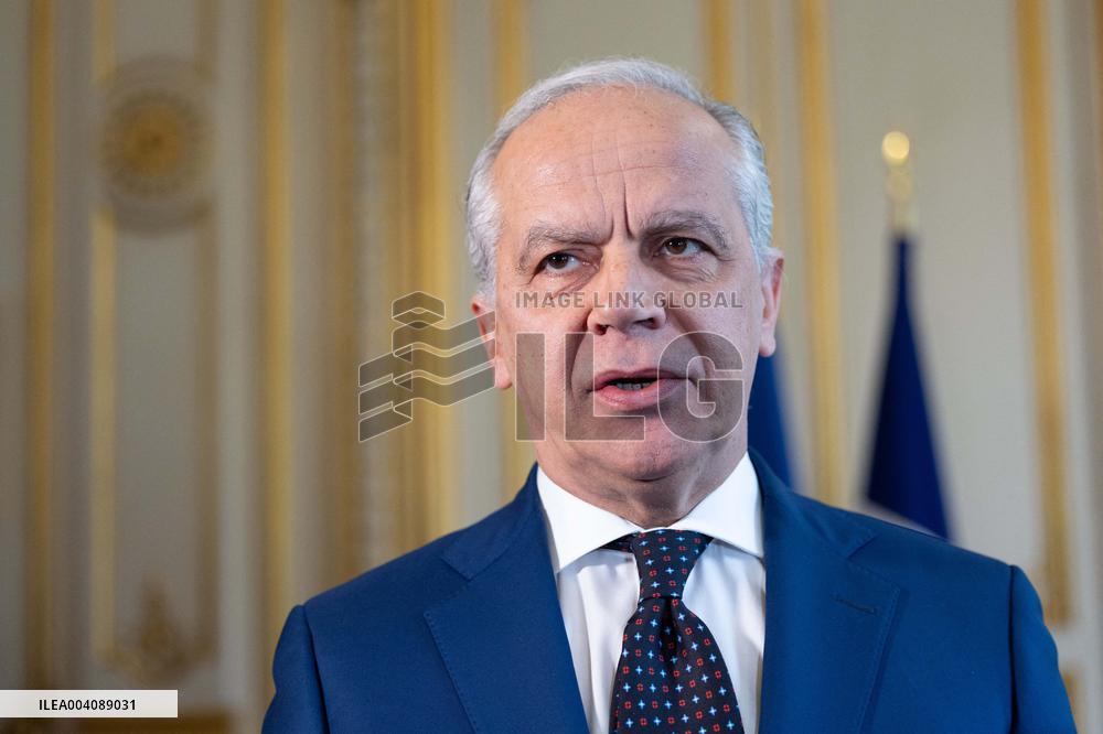 Bruno Retailleau and Matteo Piantedosi sign an arrangement on the operational research unit URO - Paris RL