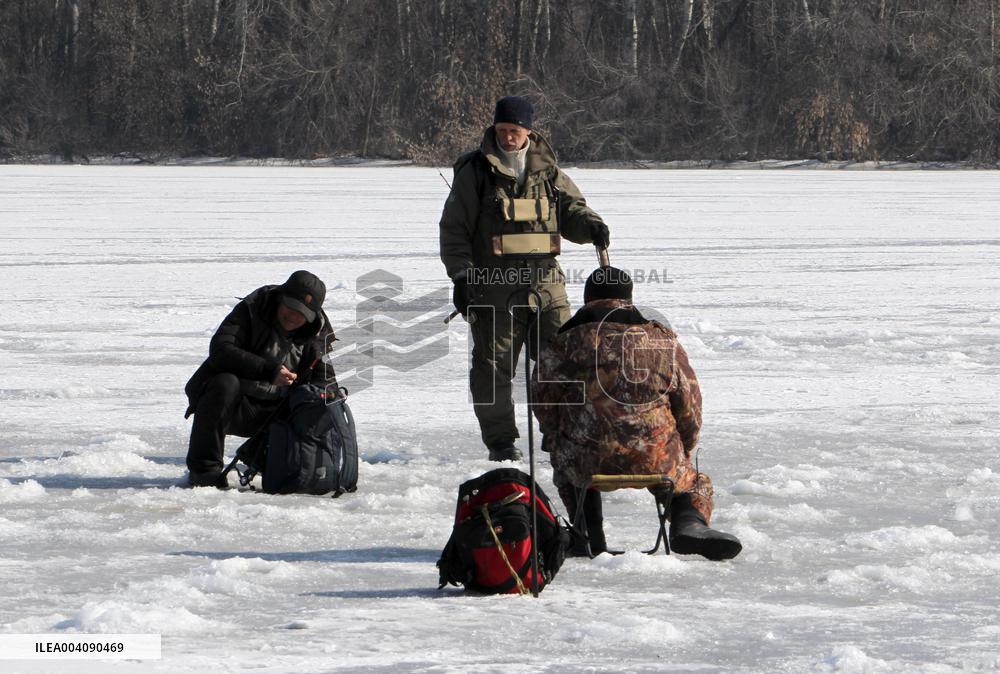 Ice fishing in Dnipro