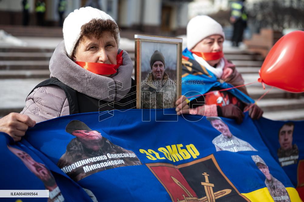 POW relatives hold rally in Kyiv