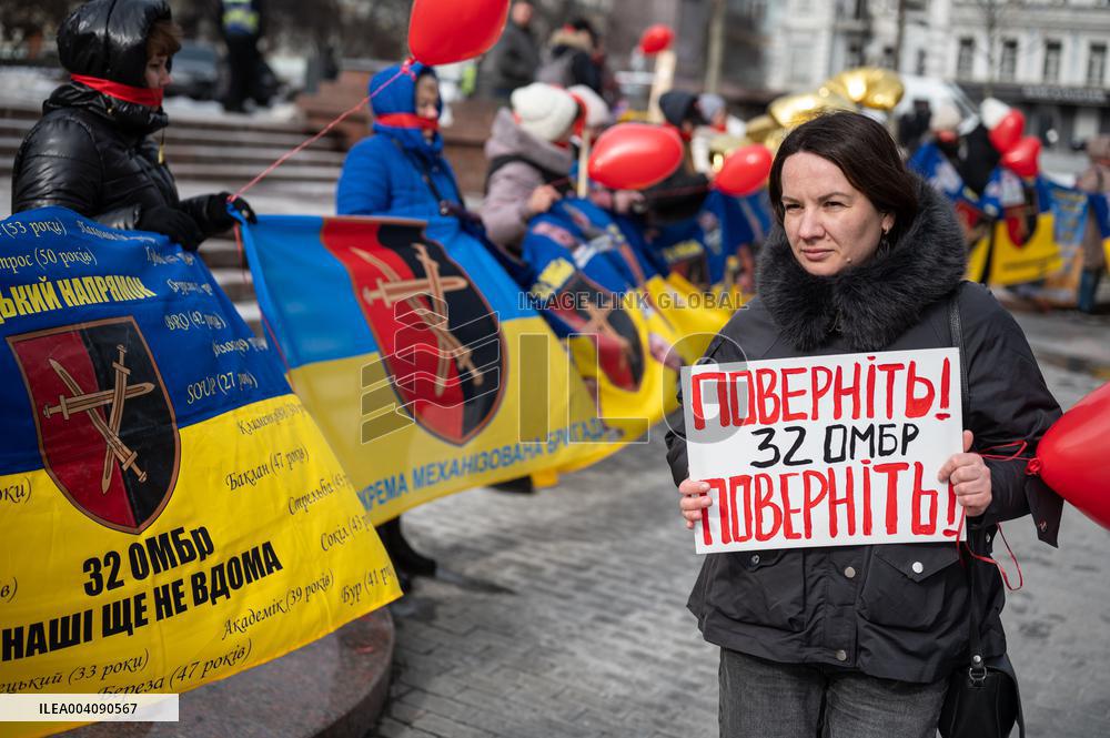 POW relatives hold rally in Kyiv