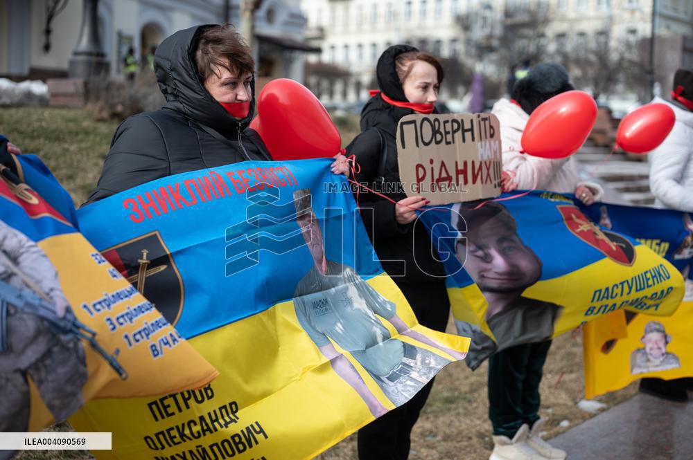 POW relatives hold rally in Kyiv