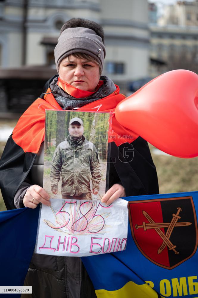 POW relatives hold rally in Kyiv