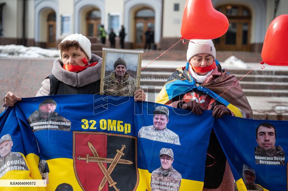 POW relatives hold rally in Kyiv