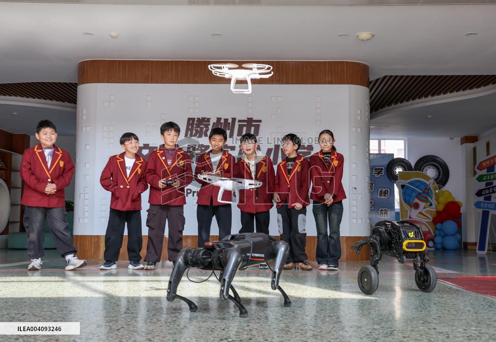 Students Study Drone Robot at School in Tengzhou
