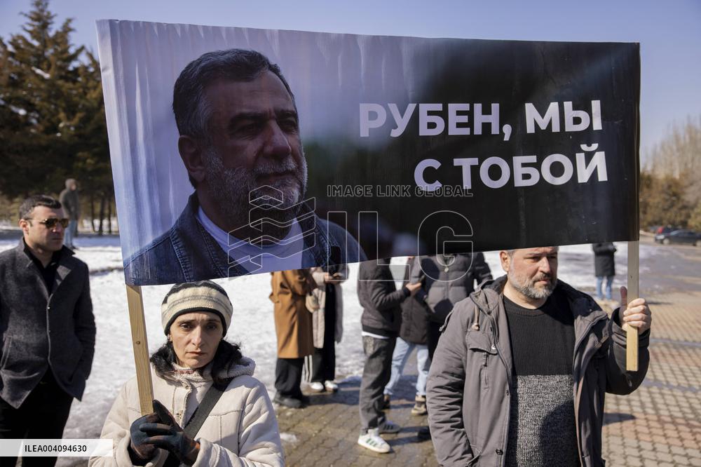 Silent Protest demands release of political prisoners in Azerbaijan - Yerevan