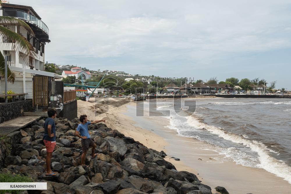 Cyclone Garance Hits French Island La Reunion