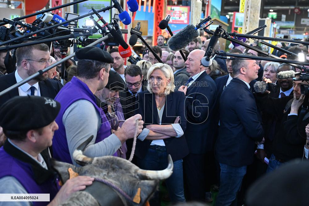 Marine Le Pen Visits Agricultural Show - Paris