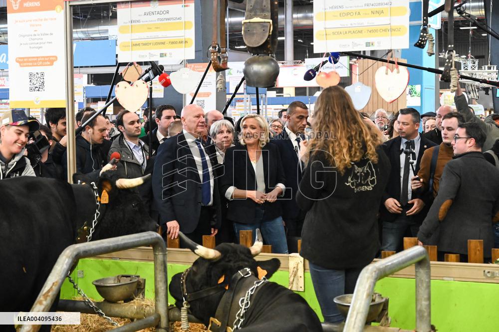Marine Le Pen Visits Agricultural Show - Paris